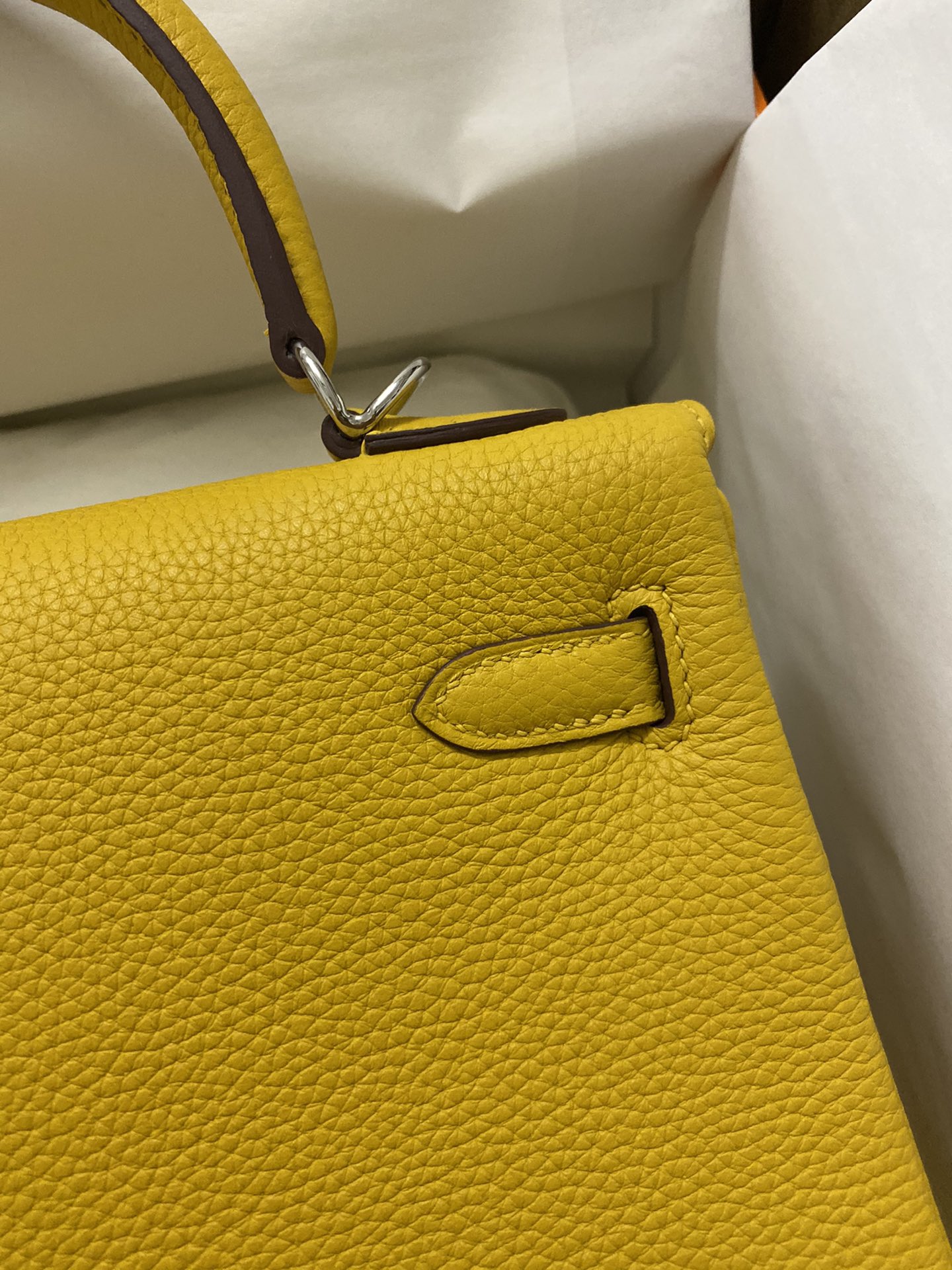 Hermes Kelly 25cm Handbag Shoulder Bag in Yellow Amber Togo Leather